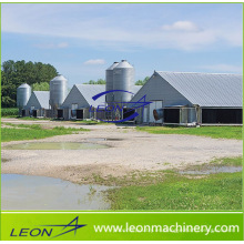 Sistema automático de alimentación y bebedero para aves de corral serie Leon con guía